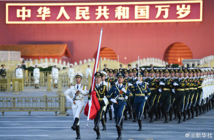 国庆升旗高清大图来了！