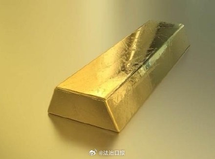 老人被骗邮寄黄金快递员发现后报警 邮寄黄金充值得返利不可信！