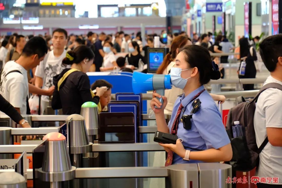 国庆黄金周首日，国铁南宁局预计发送旅客80万人次