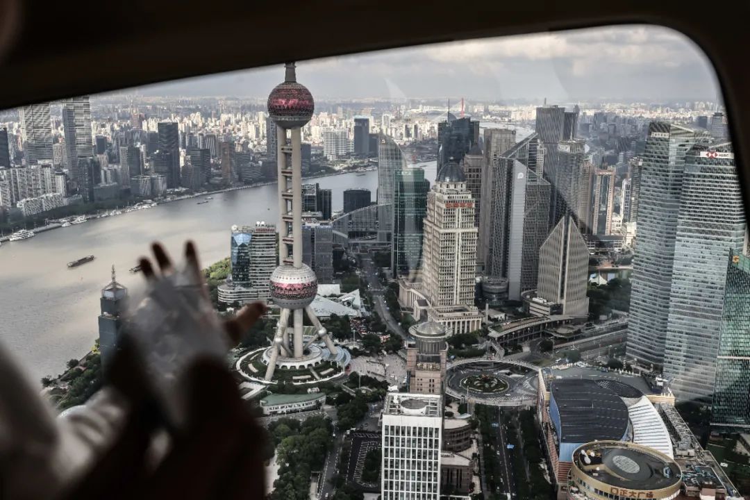 黄浦江两岸美景尽收眼底，上海新增一条低空载客航线