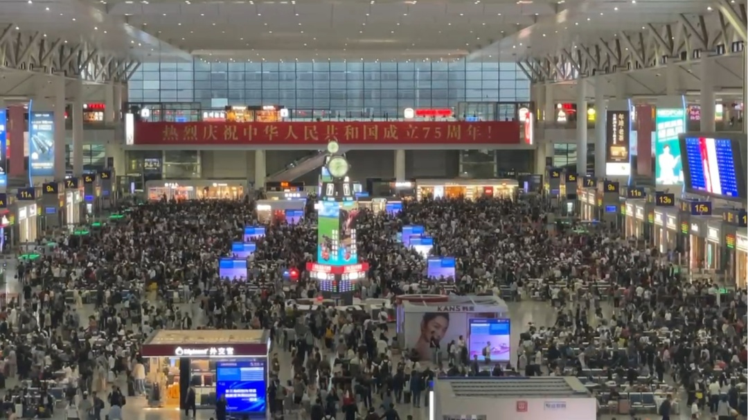 或创历史新高!铁路上海站迎出行最高峰!超65.5万人今日坐火车离沪,你出发了吗? 或创历史新高!铁路上海站迎出行最高峰!超65.5万人今日坐火车离沪,你出发了吗?