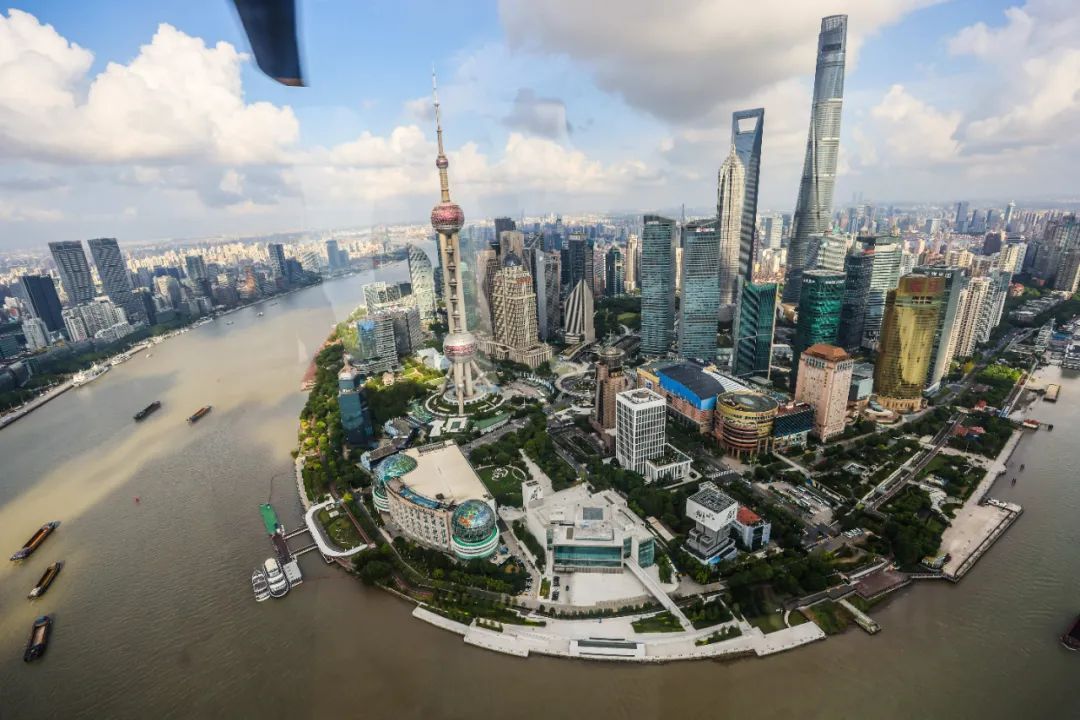 黄浦江两岸美景尽收眼底，上海新增一条低空载客航线