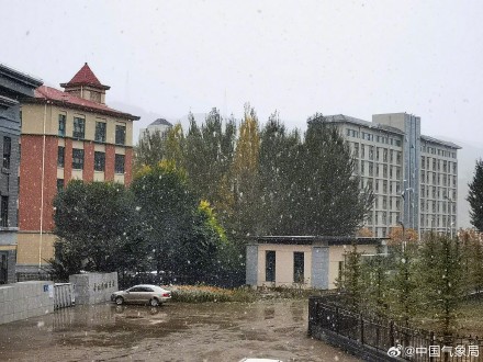 国庆节假期第1天&nbsp;河北省张家口市崇礼区迎来首场降雪