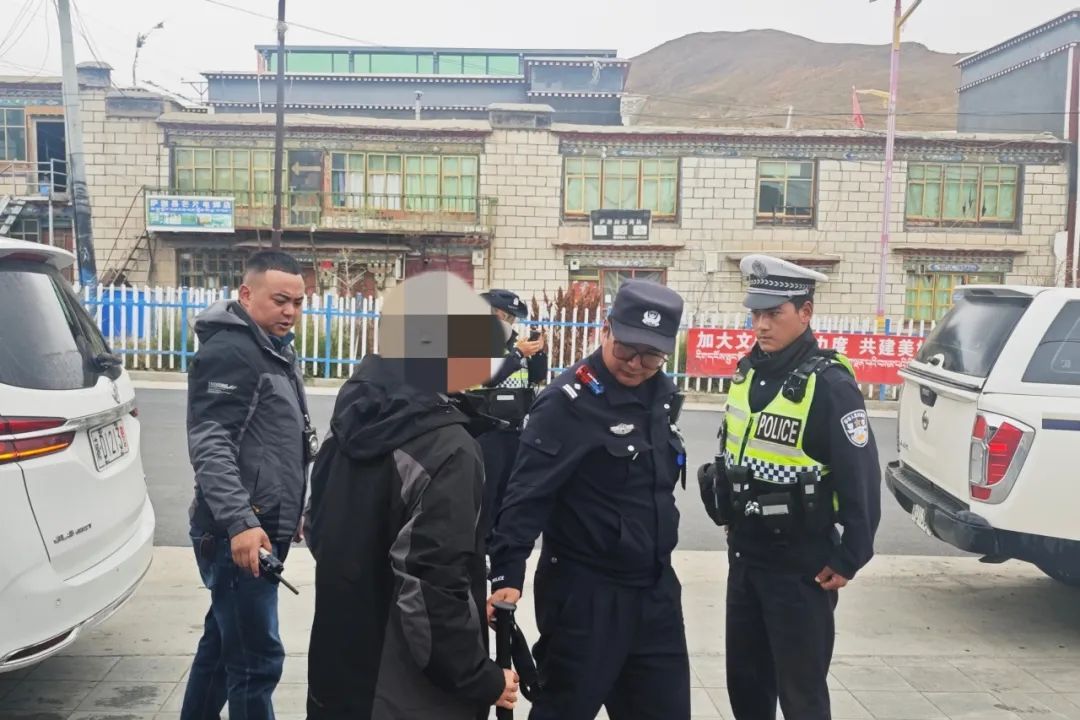 少年赌气离家出走，多警联动暖心接力