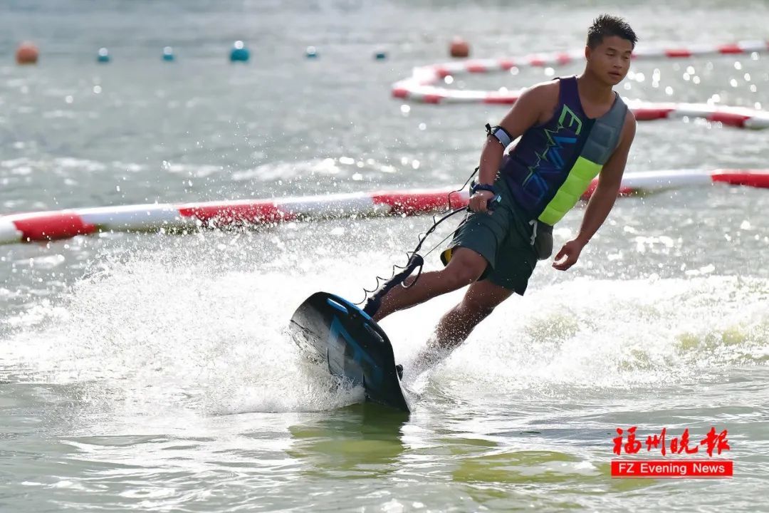 太炫酷！可以玩卡丁船了！就在福州市区！