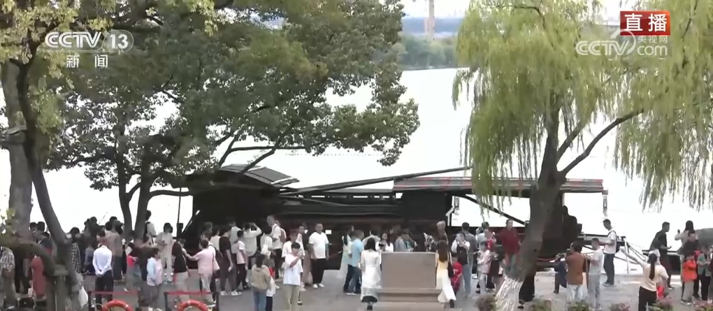 多个景区开启“高峰迎客”模式 各地多措并举推出贴心服务 多个景区开启“高峰迎客”模式 各地多措并举推出贴心服务