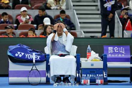 虽败犹荣!布云朝克特“抢七”不敌辛纳 止步中网四强 虽败犹荣!布云朝克特“抢七”不敌辛纳 止步中网四强