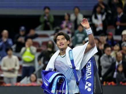 虽败犹荣!布云朝克特“抢七”不敌辛纳 止步中网四强 虽败犹荣!布云朝克特“抢七”不敌辛纳 止步中网四强