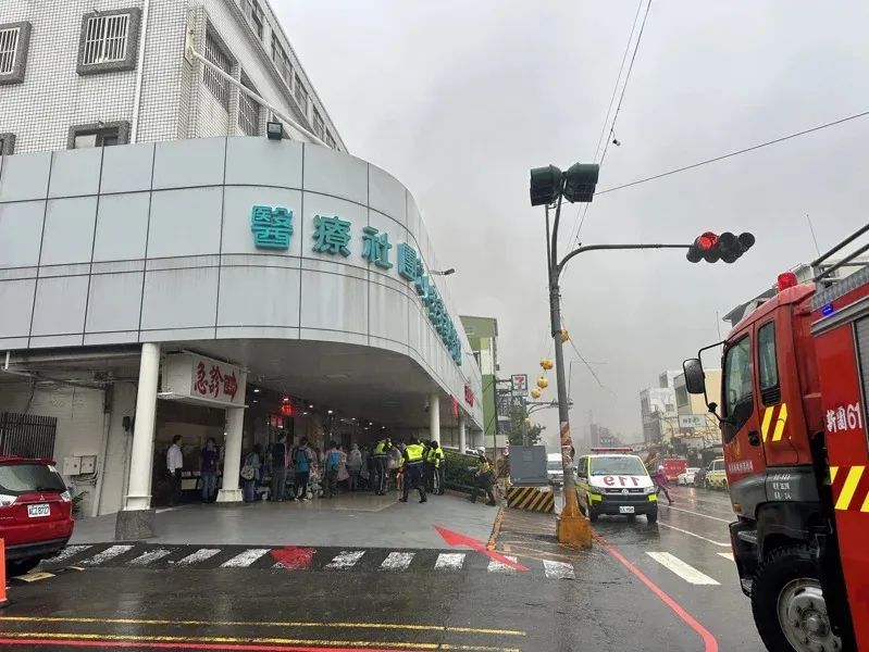 现场画面曝光！台湾一医院发生火灾，8名患者逃生不及身亡