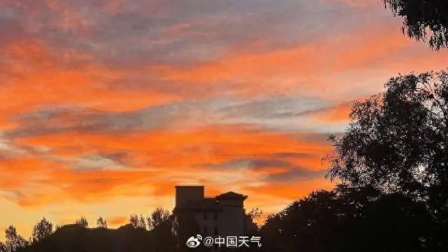 如诗如画！北京国庆假期邂逅金红色朝霞