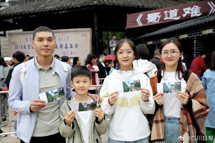 背蜀道难免门票景区秒变考场 背蜀道难免门票景区秒变考场