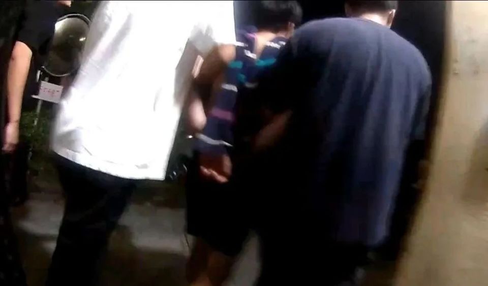 隐姓埋名潜逃二十多年靠收破烂为生，10月1日凌晨在出租房落网