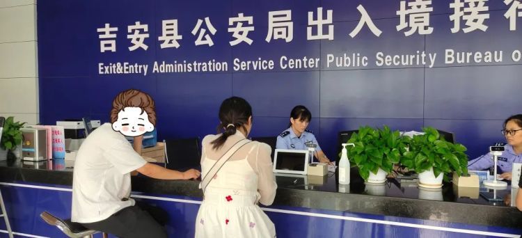 这个无声的“比心”,超治愈! 这个无声的“比心”,超治愈!