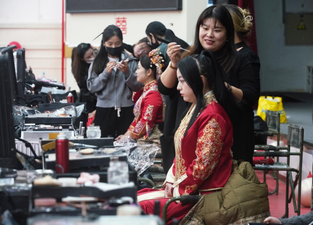 恭喜!他们结婚了 恭喜!他们结婚了