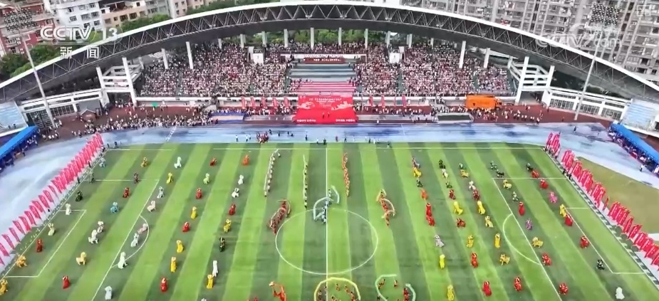 文化服饰秀、“非遗+生活”“生态+研学”激活假日文旅消费新活力 文化服饰秀、“非遗+生活”“生态+研学”激活假日文旅消费新活力