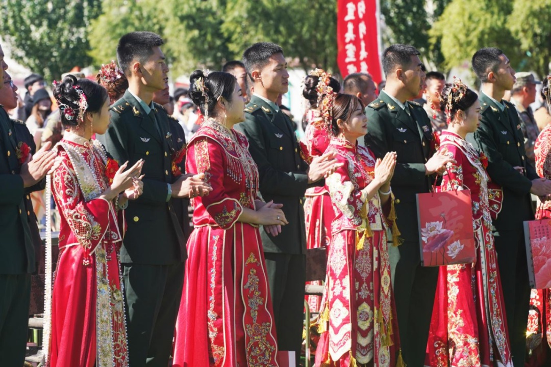 恭喜!他们结婚了 恭喜!他们结婚了