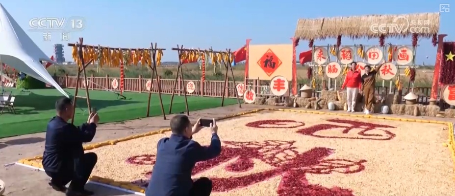 文化服饰秀、“非遗+生活”“生态+研学”激活假日文旅消费新活力 文化服饰秀、“非遗+生活”“生态+研学”激活假日文旅消费新活力