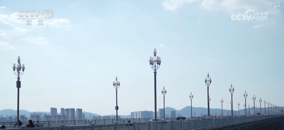 奋进强国路 阔步新征程 | 跨四海 通未来 挺起中国发展脊梁