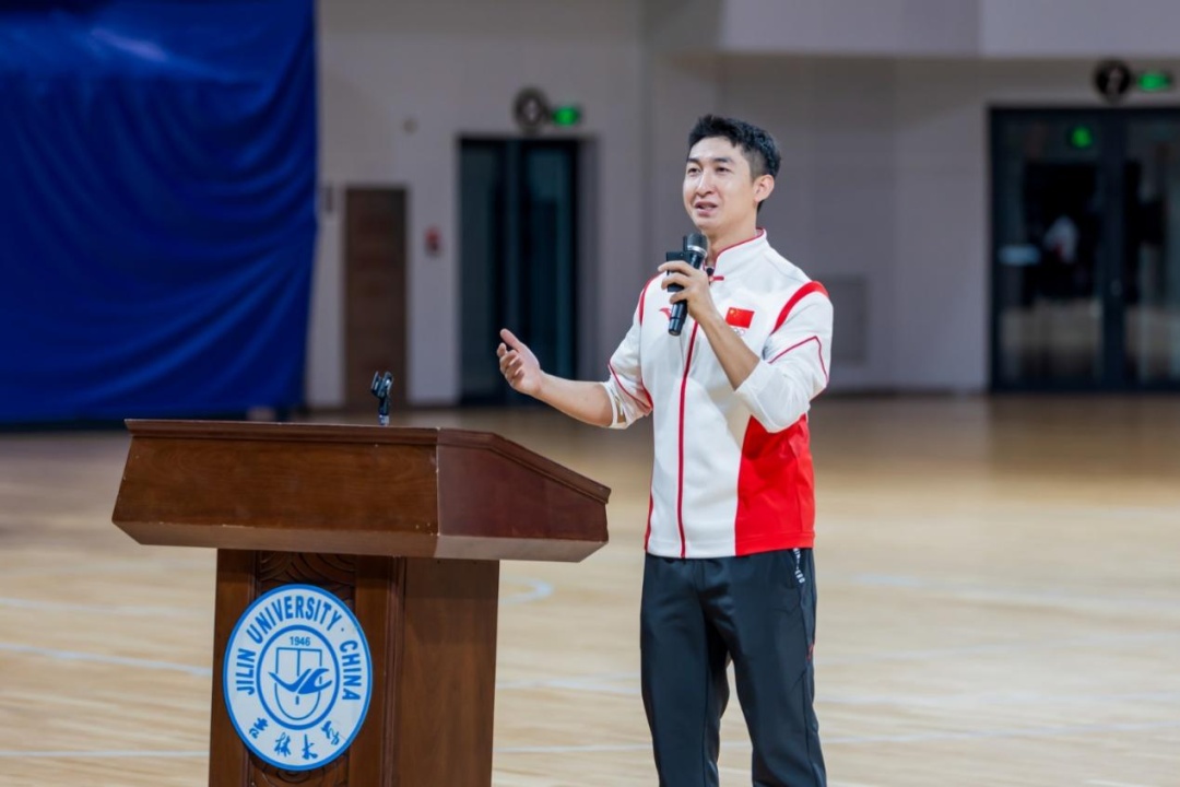 武大靖已入职吉林大学体育学院