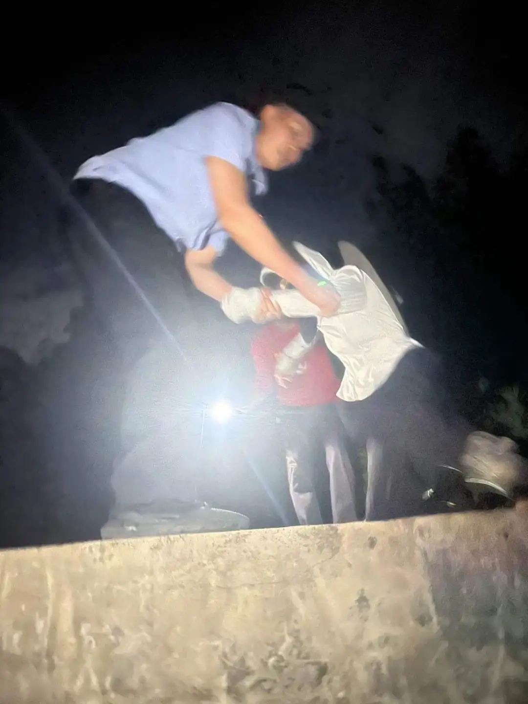 两人按“攻略”爬西樵山，晚上竟遇到……这些路不要去！