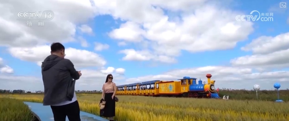 文化服饰秀、“非遗+生活”“生态+研学”激活假日文旅消费新活力 文化服饰秀、“非遗+生活”“生态+研学”激活假日文旅消费新活力