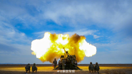 一键转存!看炮弹出膛热血瞬间 一键转存!看炮弹出膛热血瞬间