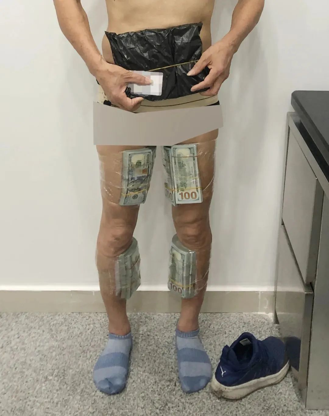 成捆美元塞满行李箱！旅客携带超1260万元入境被查，紧急提醒→