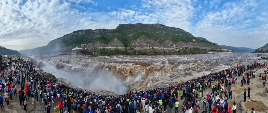 热门景区门票售罄、博物馆连日爆满！多地呼吁→