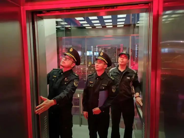 北京：市场监管不打烊 护航国庆保安全