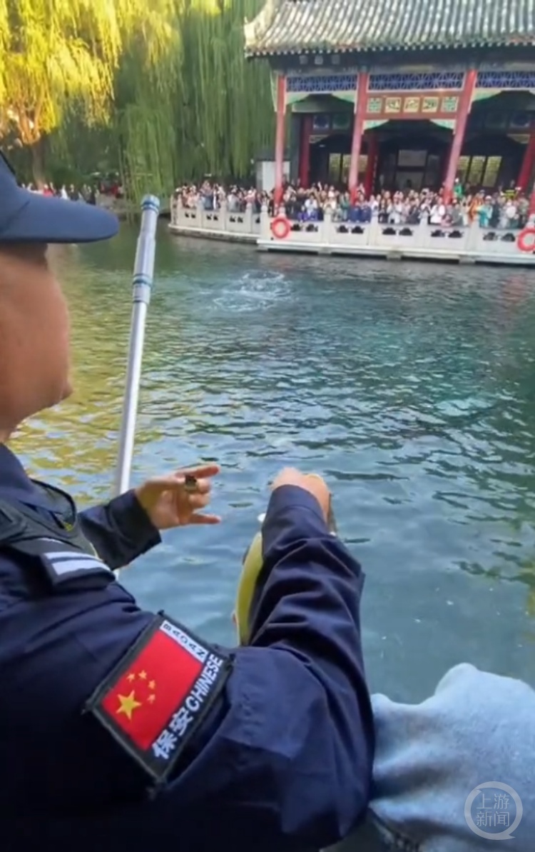 “鲤鱼被游客投喂撑死”！趵突泉景区回应：水质好不需要人工投喂