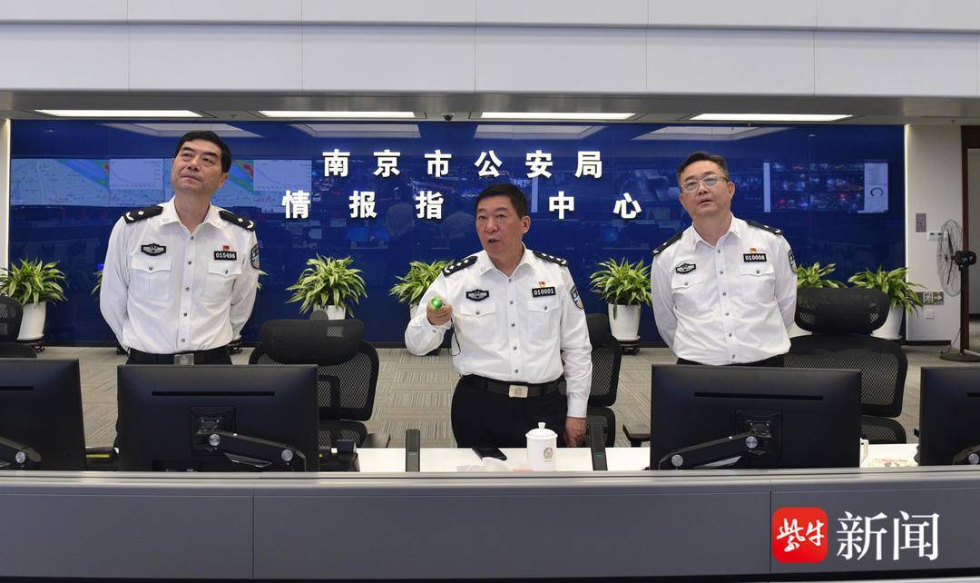 “人从众……”夫子庙景区再迎大客流，南京警方多警种联动为景区保驾护航