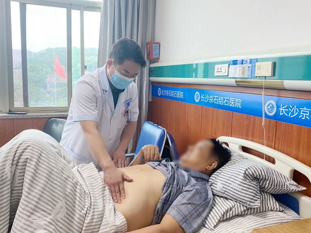 结石不痛就不管，72岁老人身体健康“亮红灯”