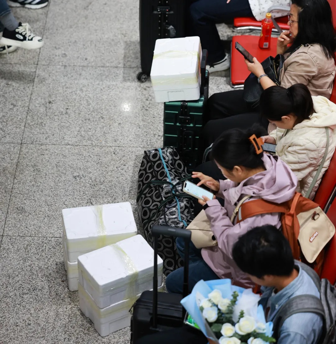 辽宁此地再现“人均小白箱”!这回带了啥? 辽宁此地再现“人均小白箱”!这回带了啥?