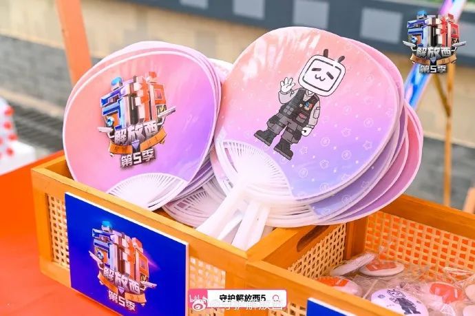 派出所凌晨3点还有游客排队打卡,“有时候警察都很想报警” 派出所凌晨3点还有游客排队打卡,“有时候警察都很想报警”