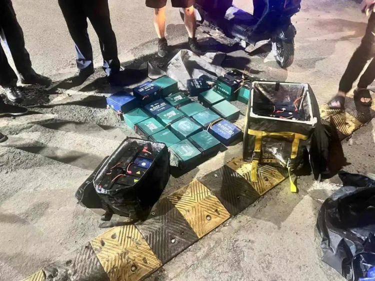 嫌疑人国庆期间“送外卖”，把自己送到了民警手上