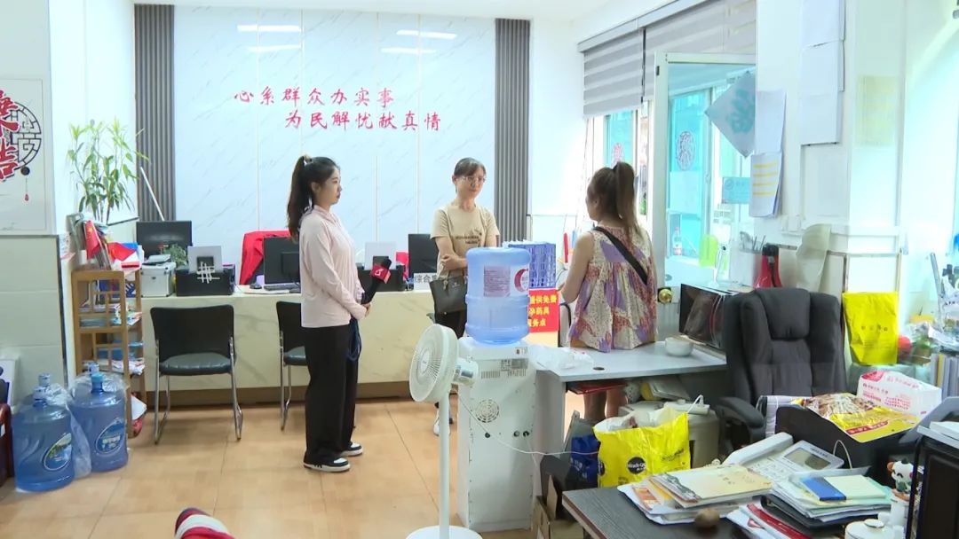 阳台外面建阳台，一户人家的装修惹怒了其他业主：简直不可理喻！