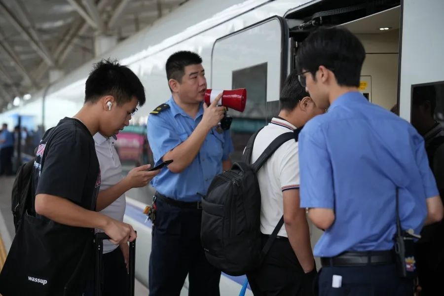 返程客流高峰来了！10月7日福州火车站预计发送旅客13万人次