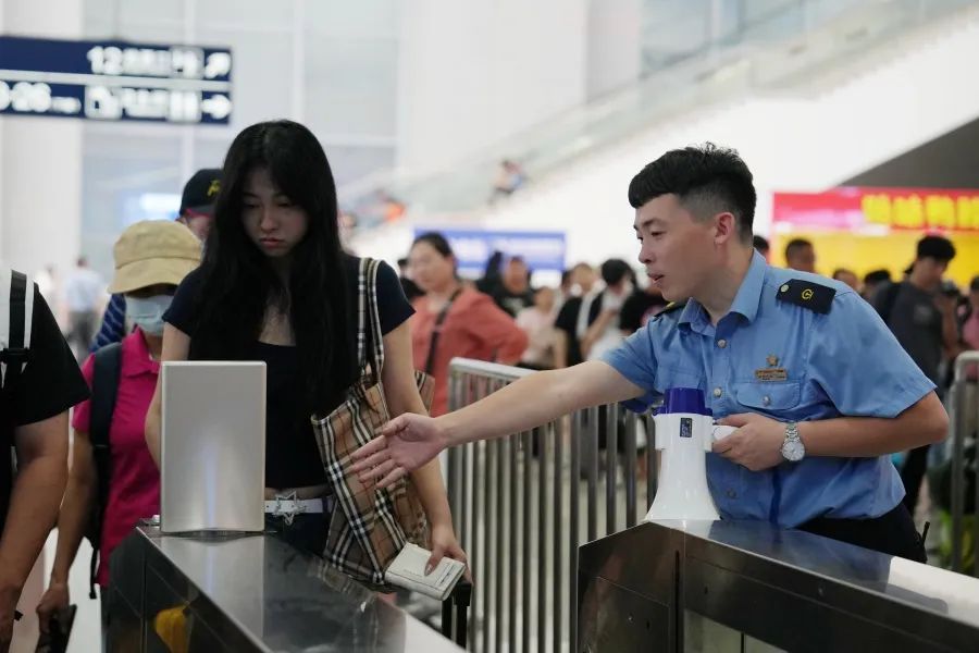 返程客流高峰来了！10月7日福州火车站预计发送旅客13万人次