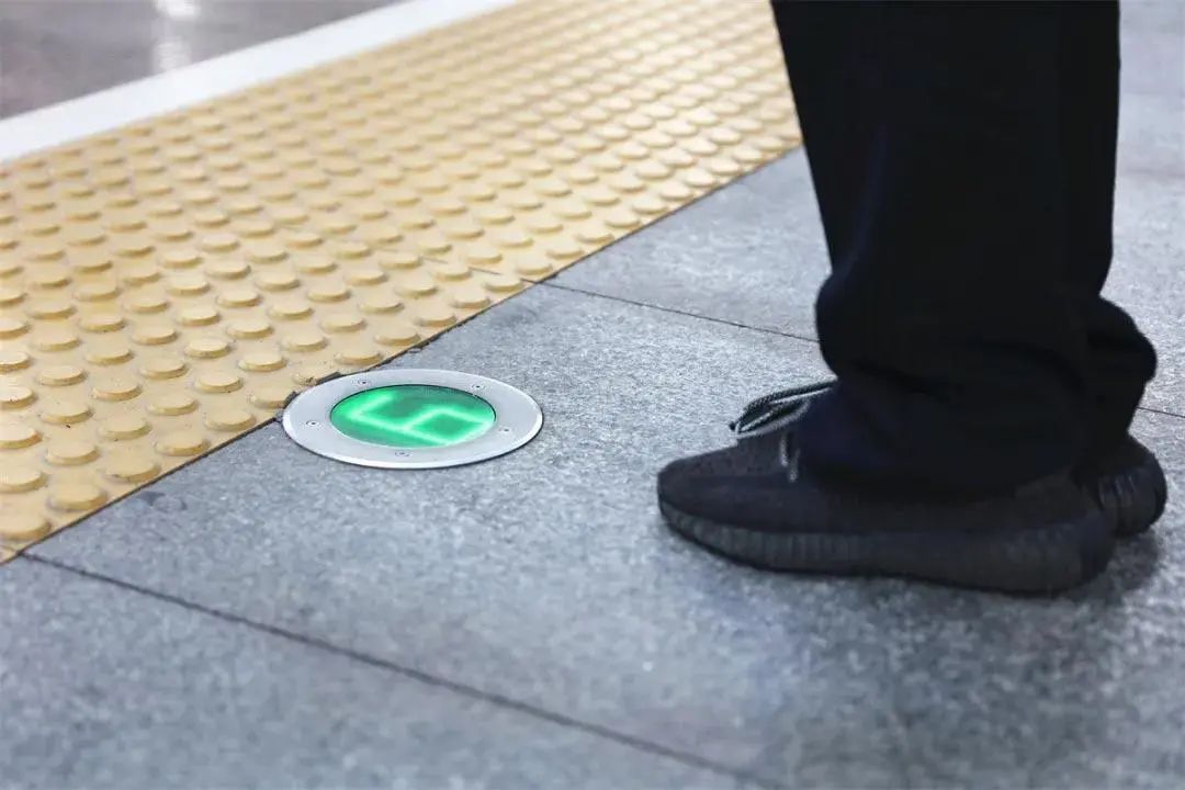 假期最后一天，哪些路段、机场更繁忙？上错火车怎么办？→