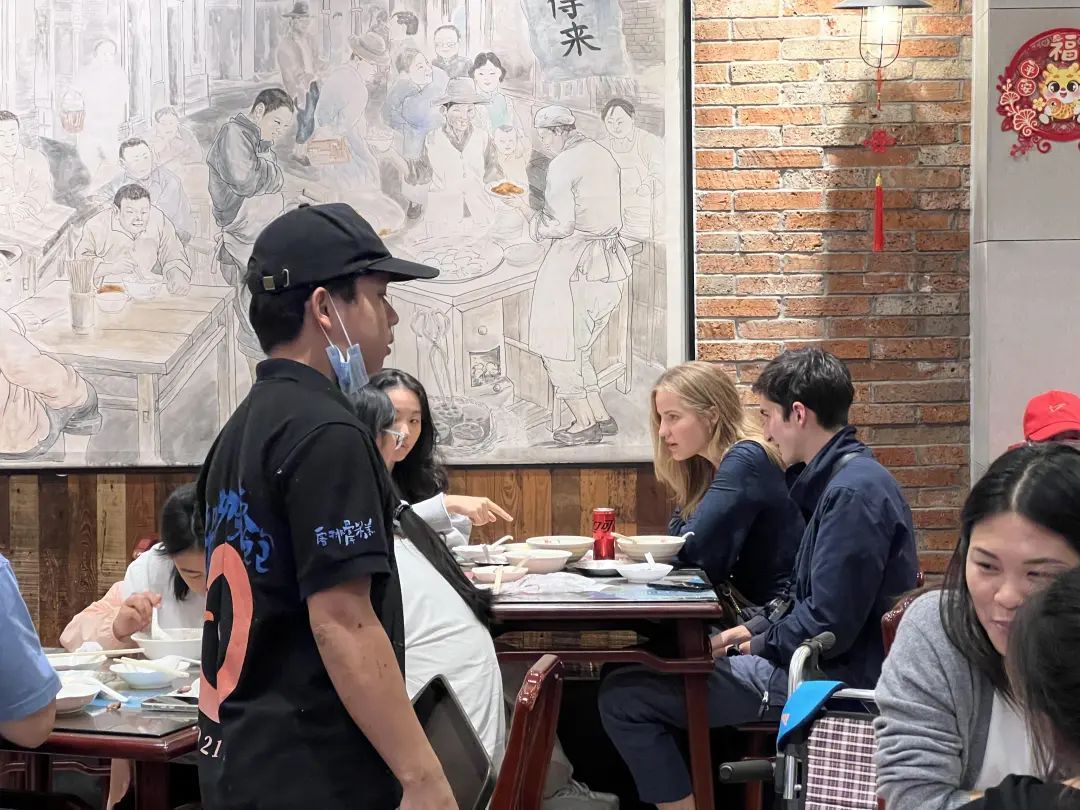 从开门排排排排到闭店！沪上知名女演员“火遍全国”的这口，上海人秒懂