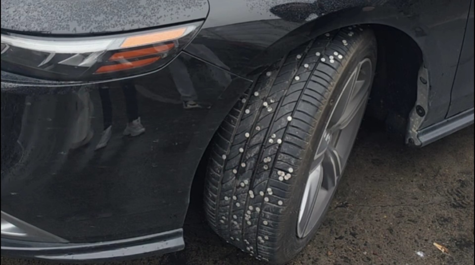 几十辆车在高速上被扎图钉?重庆高速通报 几十辆车在高速上被扎图钉?重庆高速通报