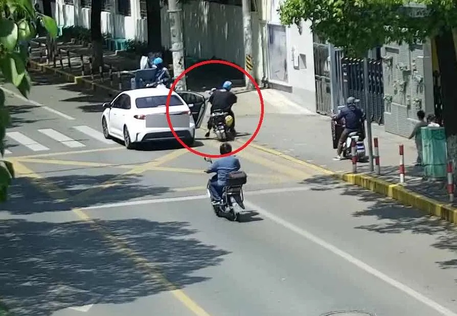 男子街头作案！已被批捕，永不聘用