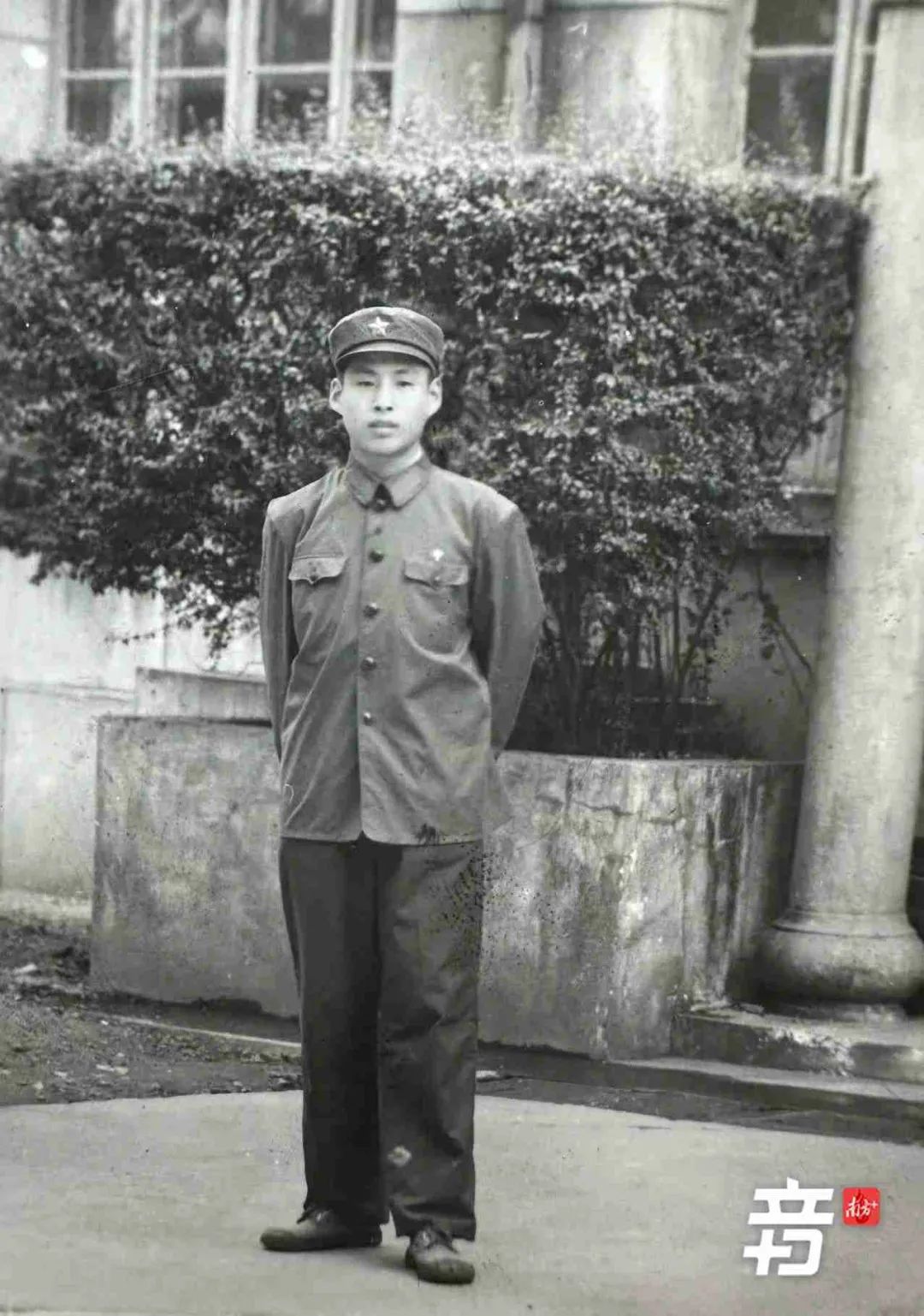 修了30年导弹,六旬大爷火到脱口秀,开口就“爆梗” 修了30年导弹,六旬大爷火到脱口秀,开口就“爆梗”