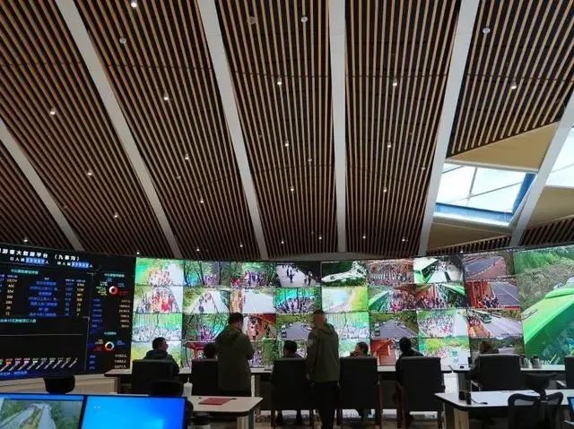 国庆7天接待游客24万人次，“完全不堵”的九寨沟为何成了一股清流？