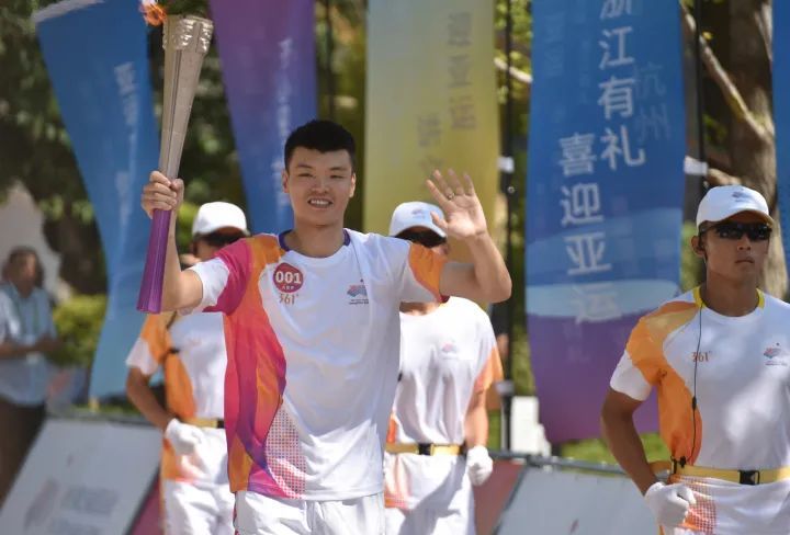 浙江籍奥运冠军大婚！现场亮了……