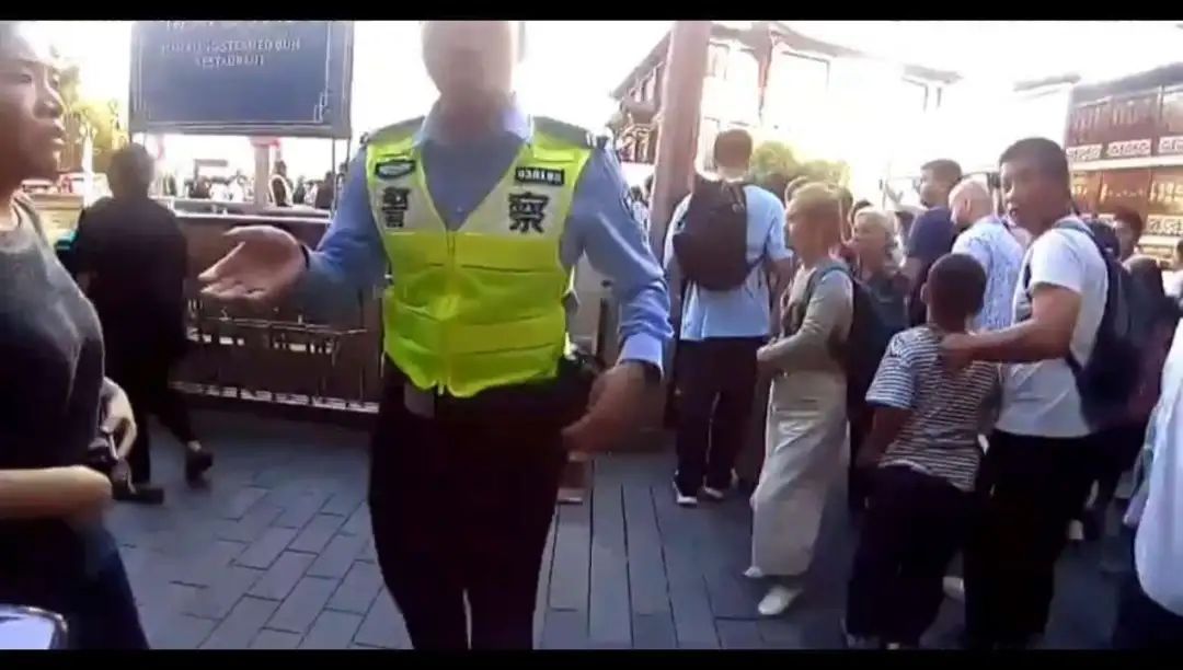 情况紧急！“上海豫园，怎么突然聚起了这么多警察？”原因是……