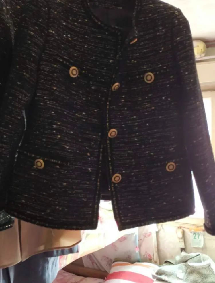 脑洞大开!20年前妈妈的婚纱“爆改”成了抹胸款,女儿结婚穿 脑洞大开!20年前妈妈的婚纱“爆改”成了抹胸款,女儿结婚穿