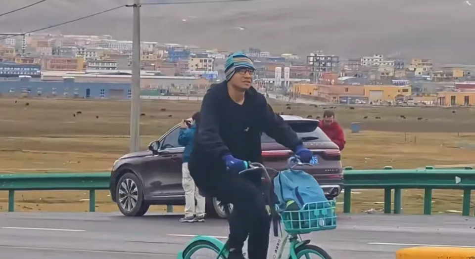 是个狠人！网友骑共享单车进藏，路途远到骑出运营区域致车被上锁