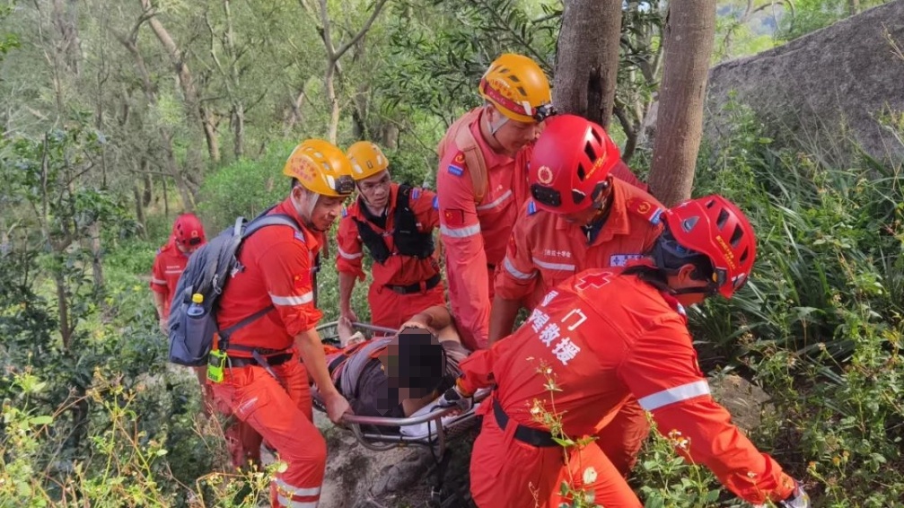 紧急救援!事发厦门东坪山! 紧急救援!事发厦门东坪山!