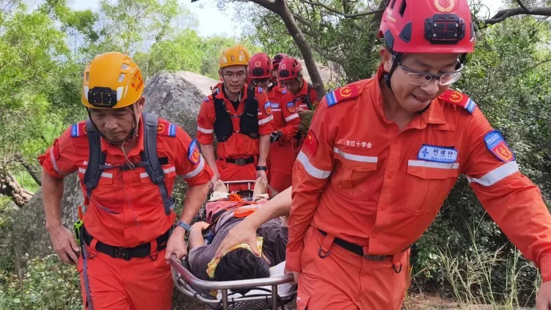 紧急救援!事发厦门东坪山! 紧急救援!事发厦门东坪山!